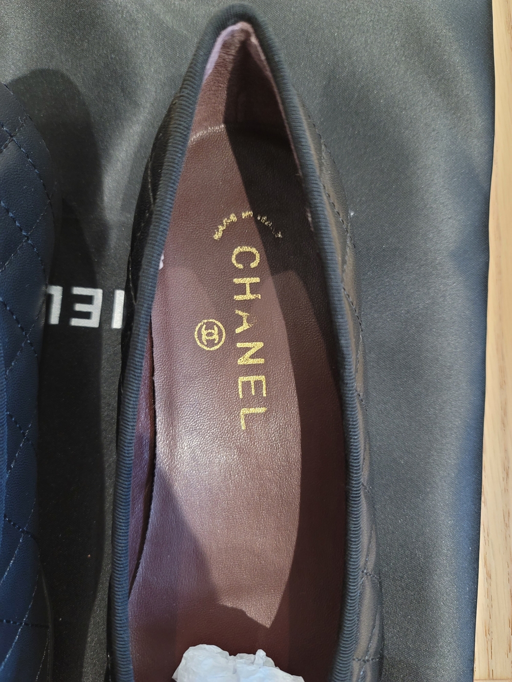 Women’s Black Quilted Leather Ballet Flats - Picture 5 of 10